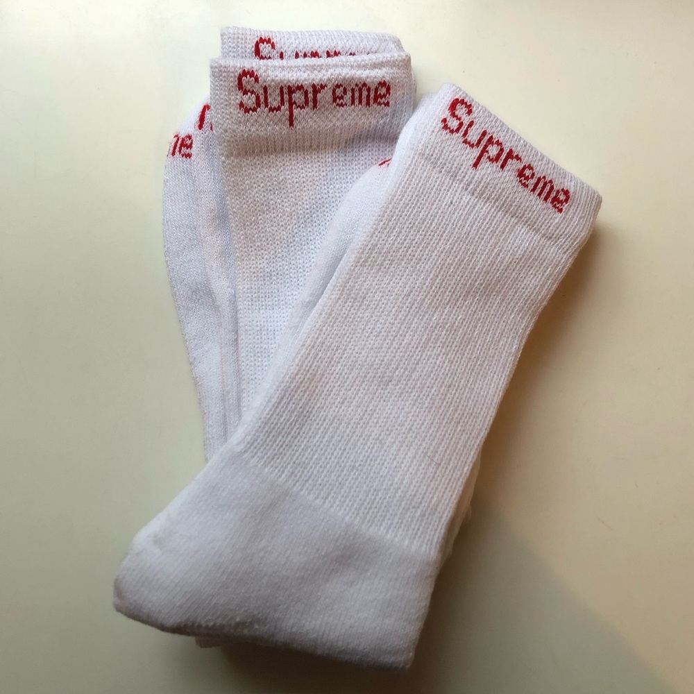 Supreme socks